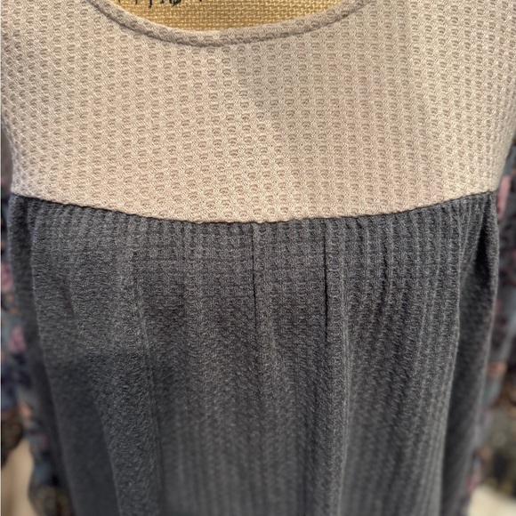 Super cute Umgee brand top! - Picture 3 of 7